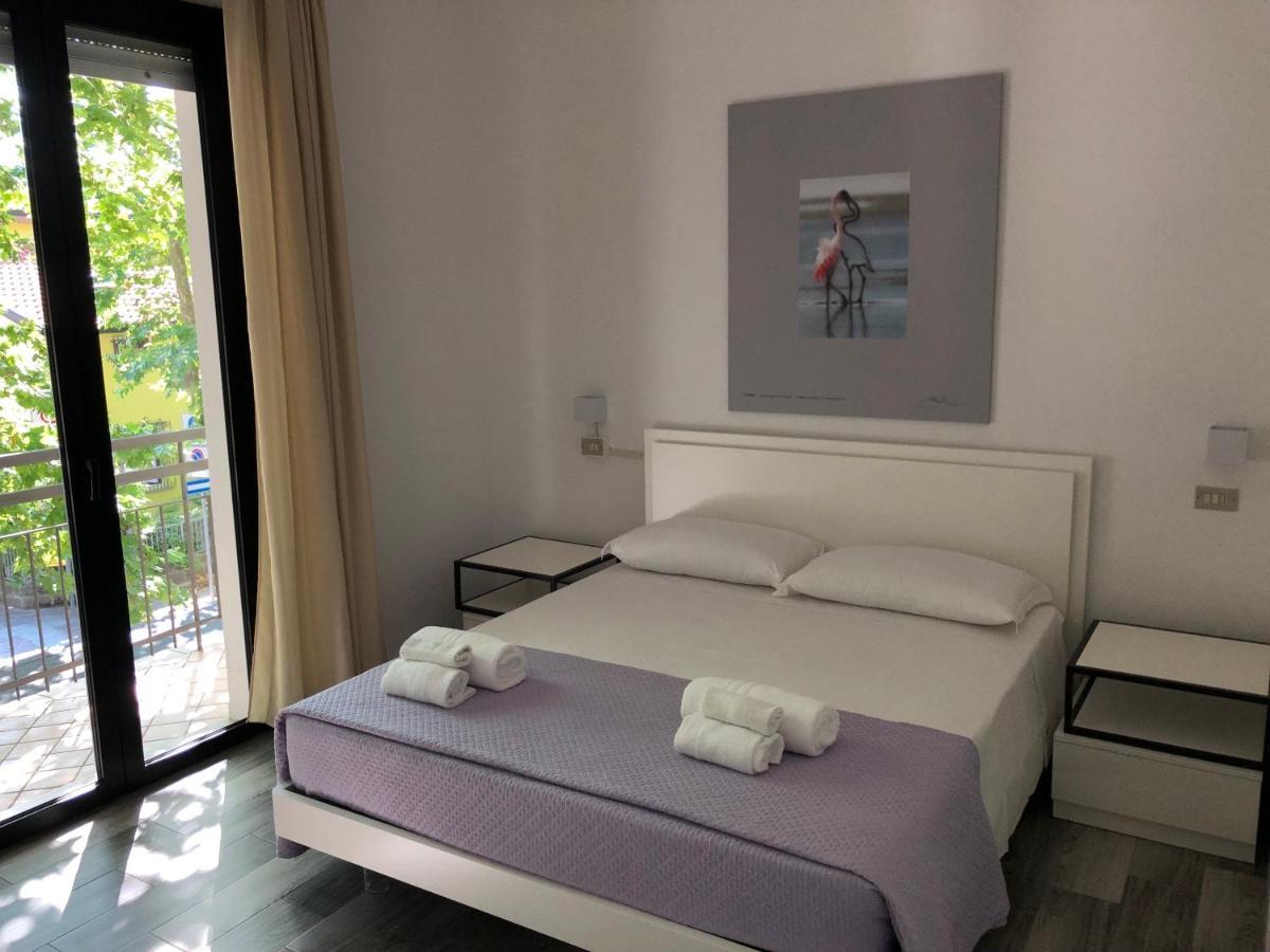 Vinsea Hotel เบลลาเรีย-อีเจอา มารีนา ภายนอก รูปภาพ
